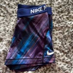 woman’s nike pro athletic shorts